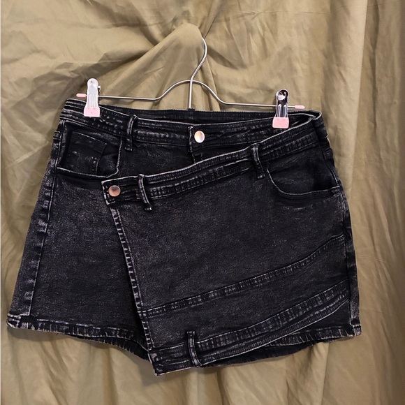 SHEIN Black Denim Skort - Picture 1 of 3